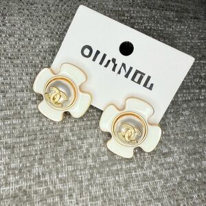Gold and Cream Floral Earrings